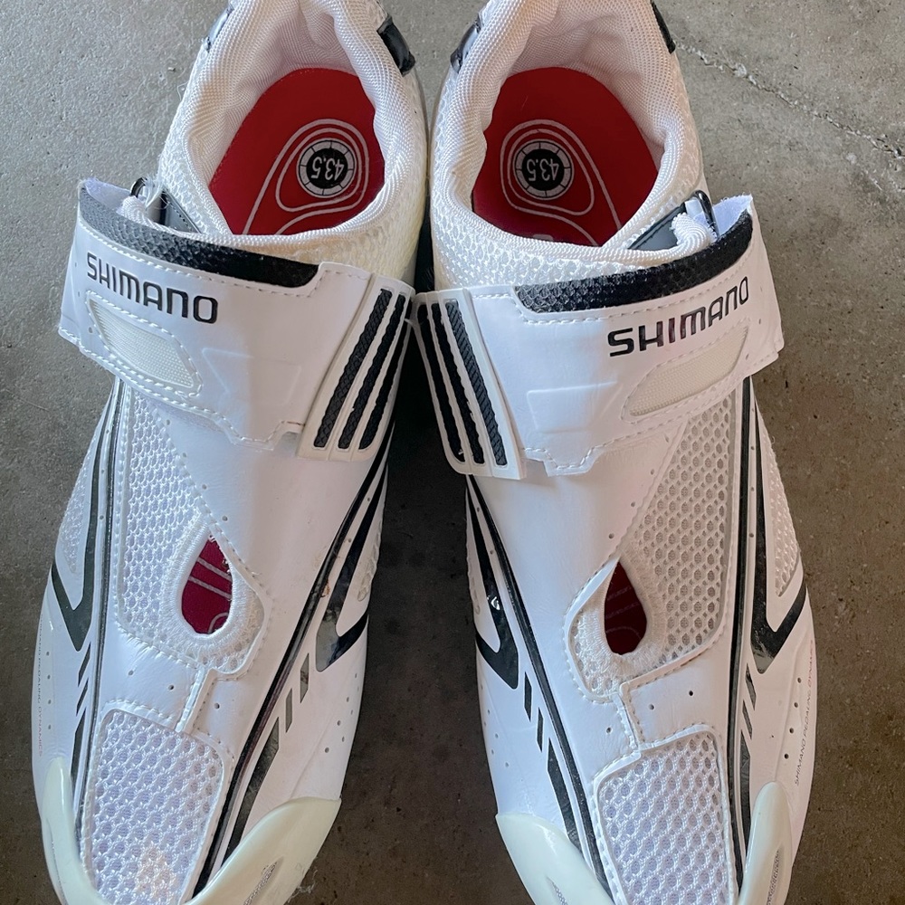Shimano clip-in cycling shoes 43.5 (9.5)